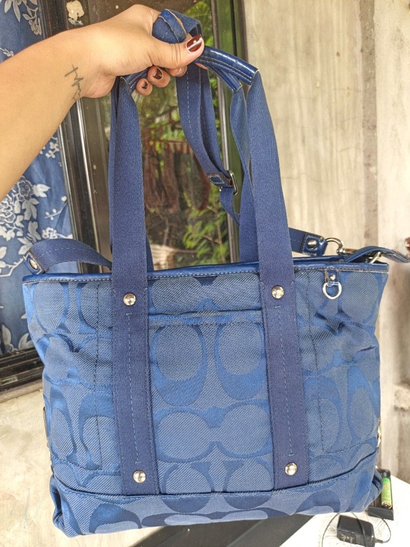 Coach two way (Category: Luxury Bags & Wallets) located in Quezon, Isabela. Submitted by ukay-ukaybylyn (Listing ID 1465410308, Image 2). Description: excellent condition💯.