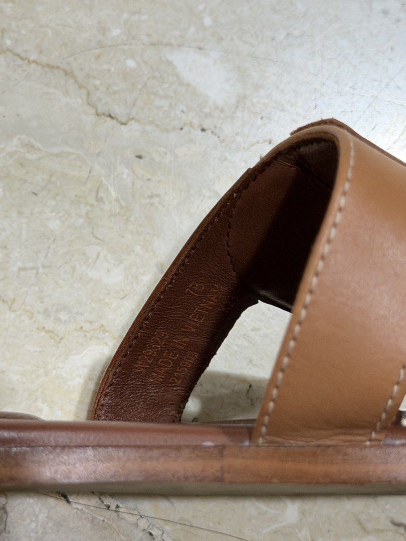 Cole haan chrisee slide sandals (Category: Flats & Sandals) located in Davao. Submitted by declutter29731 (Listing ID 1465515965, Image 2). Description: .