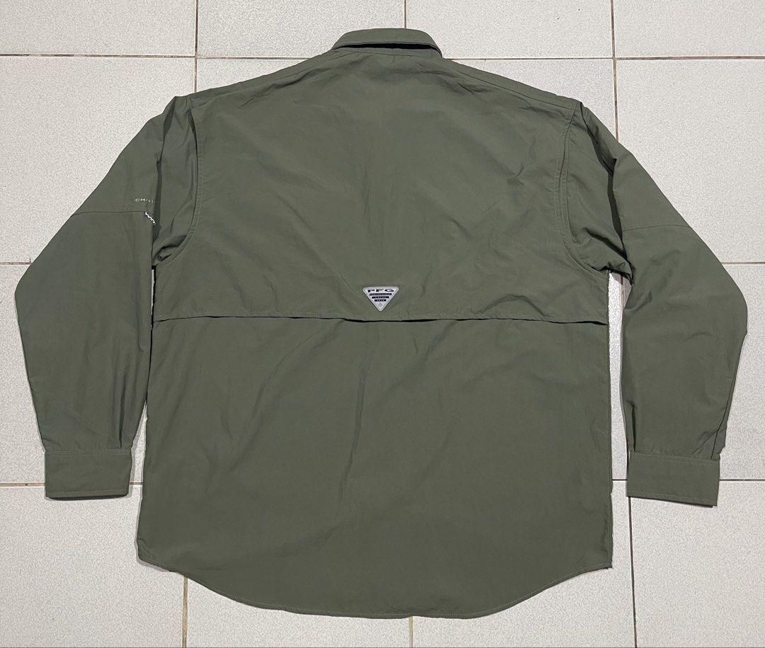Columbia PFG (Category: Coats, Jackets and Outerwear) located in Mandaue City. Submitted by MJ_80 (Listing ID 1465483347, Image 2). Description: Mens Columbia Bahama L/Sleeve Shirt Medium on tag Dimes: 24.5 X 30.5 See photos for measurements Like New Price: 1,850.