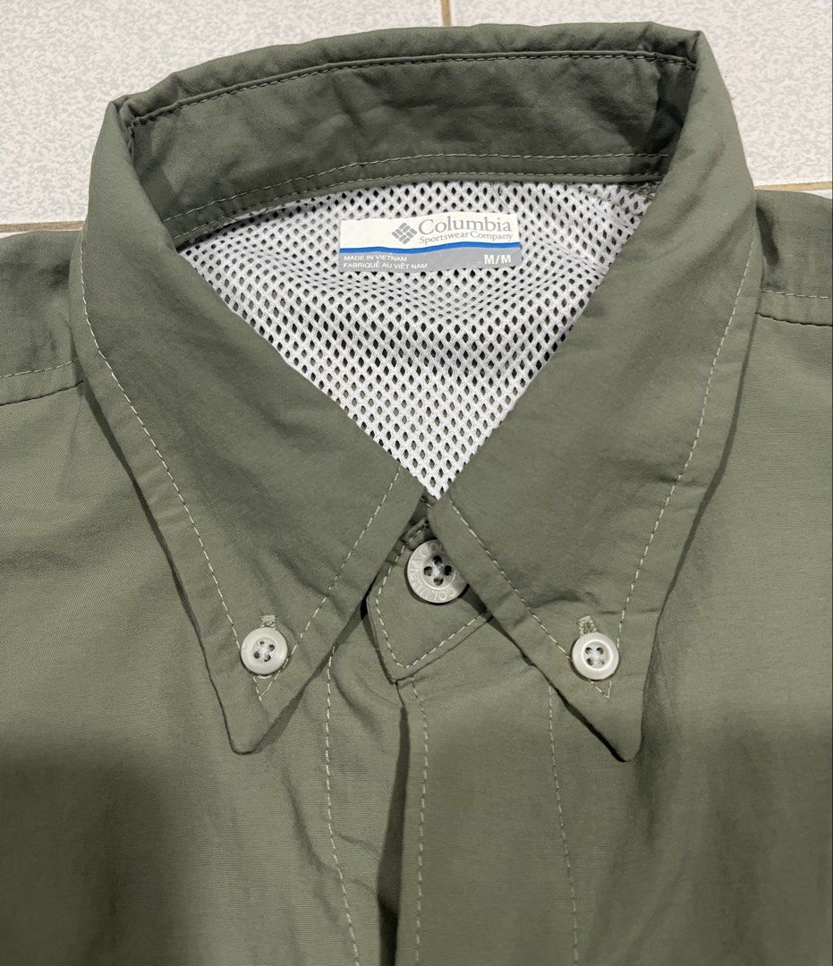 Columbia PFG (Category: Coats, Jackets and Outerwear) located in Mandaue City. Submitted by MJ_80 (Listing ID 1465483347, Image 3). Description: Mens Columbia Bahama L/Sleeve Shirt Medium on tag Dimes: 24.5 X 30.5 See photos for measurements Like New Price: 1,850.