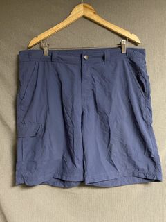 (Category: ) located in . Submitted by ukaythriftshirt (Listing ID 1465571646, Image 1). Description: .