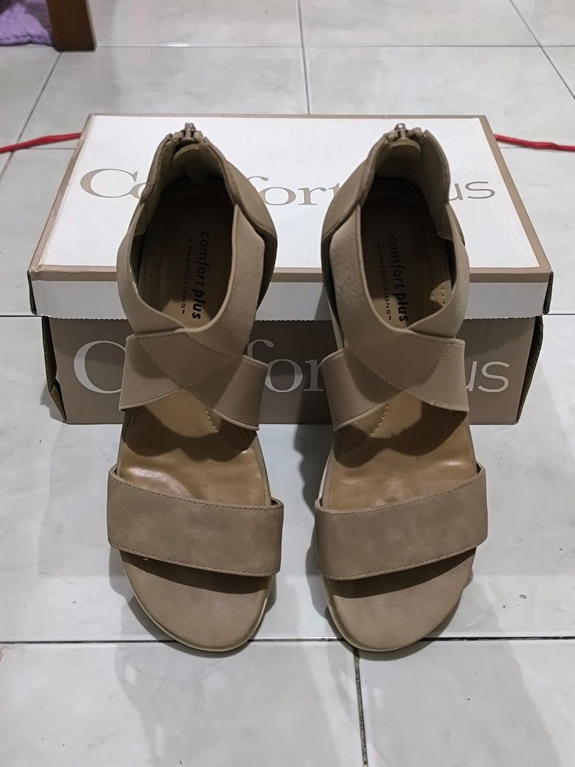 Comfort Plus Tan Elastic Wedge Sandals (Category: Wedges) located in General Santos City (Dadiangas). Submitted by animoya (Listing ID 1461017324, Image 1). Description: - OP: ₱1450 - Size US 7 - Flaws: Minor Stains on Garter - With Original Box.