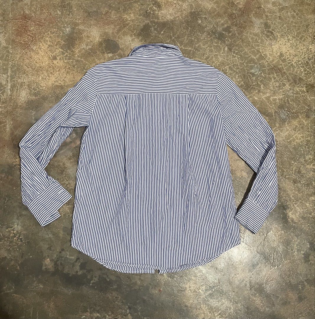 Comme des Garcons longsleeve (Category: Blouses) located in Davao. Submitted by mj_designervintagecurator (Listing ID 1465469853, Image 2). Description: 📌In good condition removed brand tag 📌best fit small to med 📌shoulder 15- bust 38- armpit 16- length 25 inches.