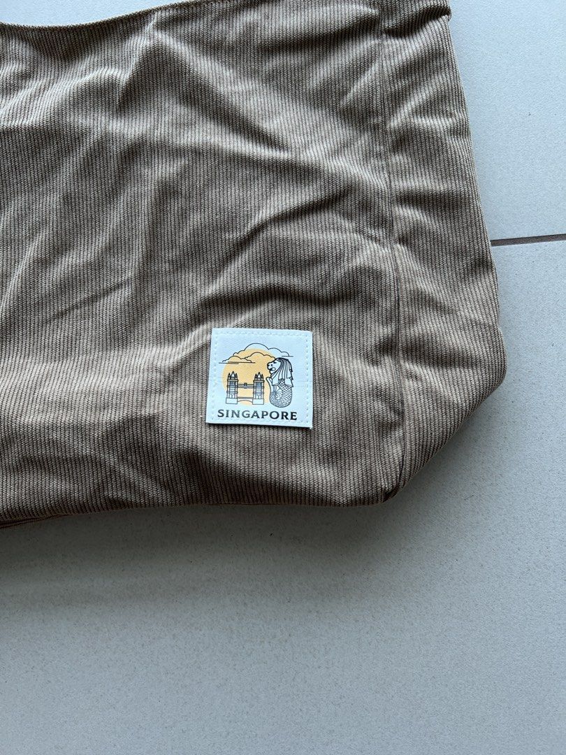 CORDUROY TOTE BAG (Category: Tote Bags) located in Manila. Submitted by scrimpy.co (Listing ID 1465395509, Image 2). Description: CORDUROY TOTE BAG L: 10.5” | W: 15.5” Color rate & Condition: 10/10 Issue: NONE.