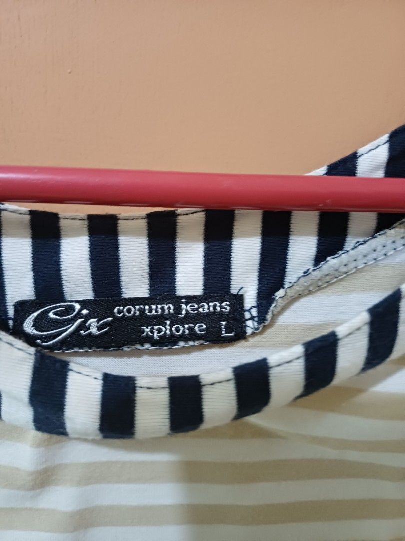 Corum (Category: Blouses) located in Naguilian. Submitted by impulsive.buyer02 (Listing ID 1465478396, Image 2). Description: .