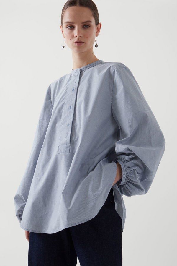 COS BALLOON SLEEVE BLOUSE (Category: Blouses) located in San Jose. Submitted by shady.archives (Listing ID 1465390566, Image 2). Description: COS Balloon Sleeve Blouse Like new Relaxed fit / Oversized fit Eur 36 ₱500 only.