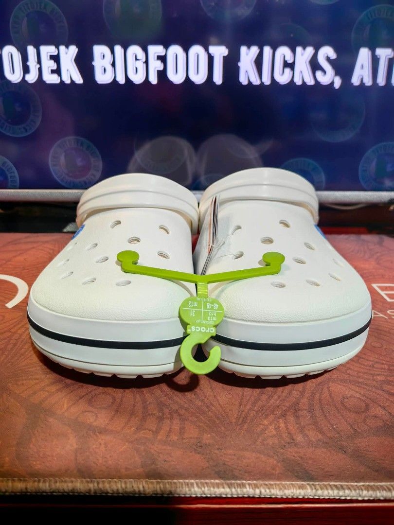 Crocs Crocband clog size 13 US (Category: Slippers & Slides) located in Pasig City. Submitted by titojek (Listing ID 1465436877, Image 2). Description: ⚠️ For sale only. 🔥 Brand new and legit Cr0cs Crocband clog size 13 US. 💵 2,500. Fixed price (3,745 SRP) 🛵 Lalamove or Grab ✈️ J&T and JRS (no rush shipping) 💳 Payment • Gcash or Security Bank ❌ Wala na akong meet up. ❌ Walang COD/COP. ❌ Walang Sh0pee checkout. 📍Pinagbuhatan, Pasig City 💡Act