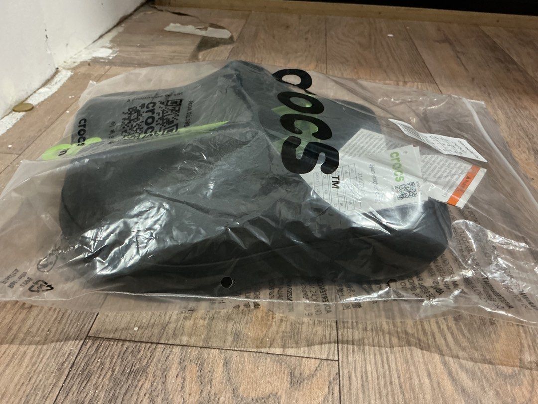 Crocs Dylan Notched Clogs Black (Category: Slippers and slides) located in Manila. Submitted by fastwater_bfd0b1 (Listing ID 1465460186, Image 3). Description: Crocs Women’s Dylan Notched Clog in black. Not used originally bought for 3.8k plus. Size: W6 or 22.5 cm RFS: wrong size Can ask for more photos if needed. Negotiable price.