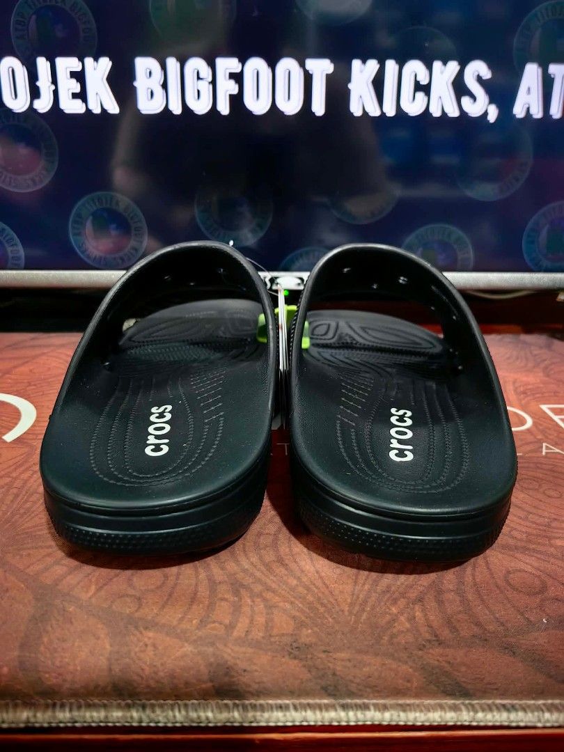 Crocs Saturday slide size 13 US (Category: Slippers & Slides) located in Pasig City. Submitted by titojek (Listing ID 1465436633, Image 3). Description: ⚠️ For sale only. 🔥 Brand new and legit Cr0cs Saturday slide (black) size 13 US. 💵 1,600. Fixed price (2,245 SRP) 🛵 Lalamove or Grab ✈️ J&T and JRS (no rush shipping) 💳 Payment • Gcash or Security Bank ❌ Wala na akong meet up. ❌ Walang COD/COP. ❌ Walang Sh0pee checkout. 📍Pinagbuhatan, Pasig 