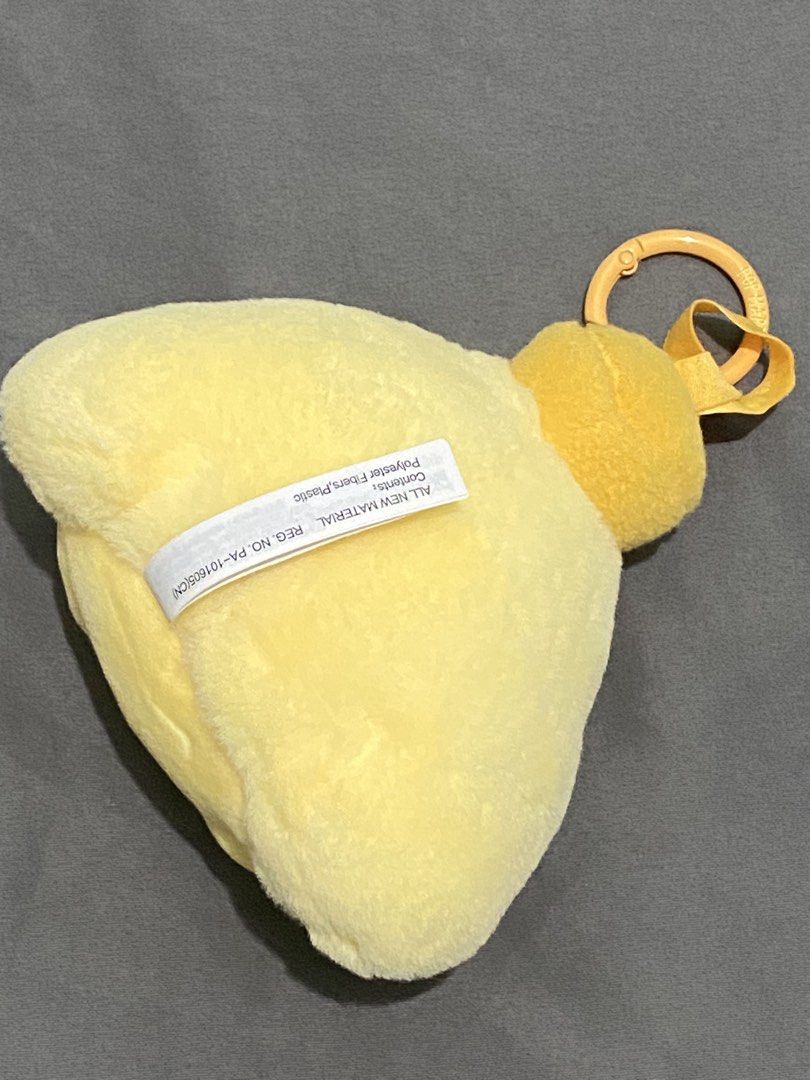 Crybaby Sand Tears Pendant (Category: Designer & Blind Box Toys) located in Malabon City. Submitted by nejfy (Listing ID 1465386562, Image 3). Description: unsealed foil with box, foil, and card ❌no last price 💸 gcash only 📦 grab, lalamove, gogo xpress only.