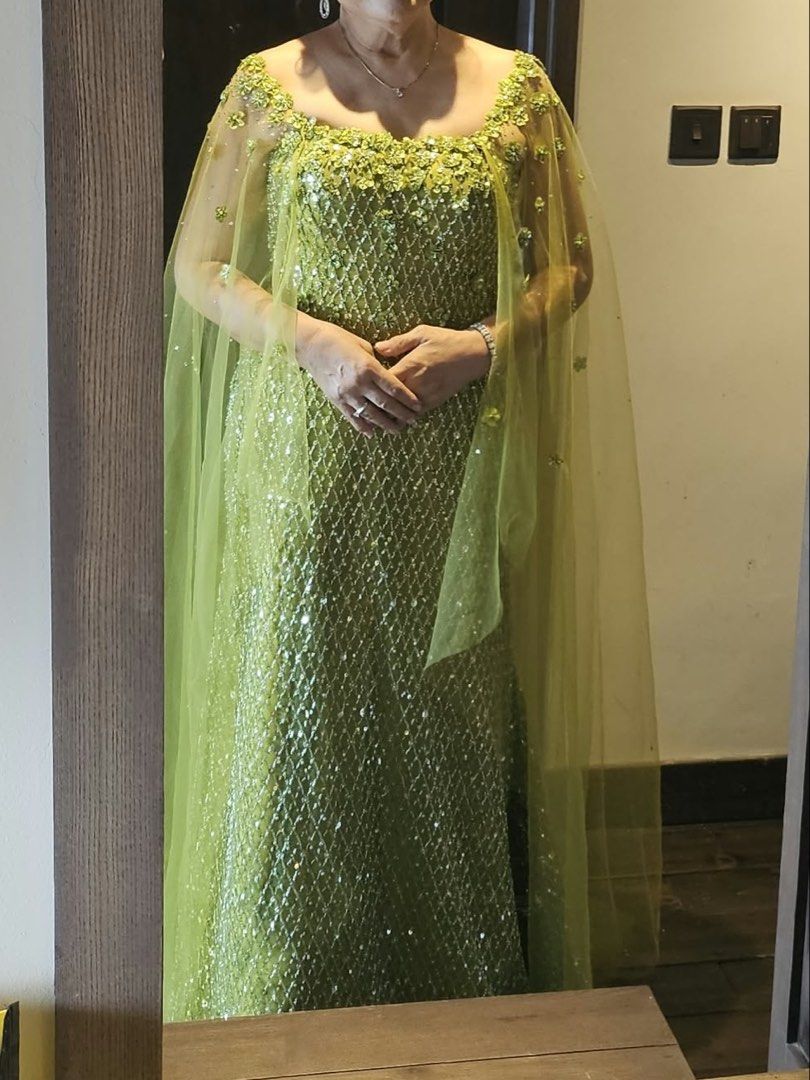 Custom La Cree Off Shoulder Beaded Olive Green Gown (Category: Evening dresses & gowns) located in Quezon City. Submitted by seokjinniescart (Listing ID 1465404090, Image 1). Description: Designer: La Cree Chest - 37 inches Waist - 35 inches Hip - 40 inches Height - 5'4 MOD: Pick-up or SDD only MOP: Gcash, Metrobank, BDO.