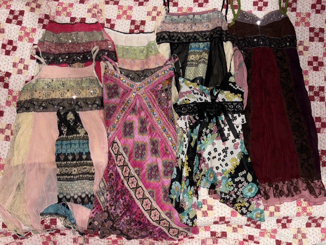 Customize Bundle (Category: Sleeveless) located in San Mateo. Submitted by _kristineee_ (Listing ID 1465538702, Image 2). Description: ˚₊‧꒰ა 🧚🏻‍♀️ ໒꒱ ‧₊˚ FAIRY • Y2K • VINTAGE • REWORKED I’m currently opening customizable bundles filled with fairycore, whimsical, Y2K, vintage-inspired & reworked pieces 🎀🌷✨ You can choose your preferred aesthetic, size, budget, and even send me inspo photos so I can curate the bundle specifically for you! Avai