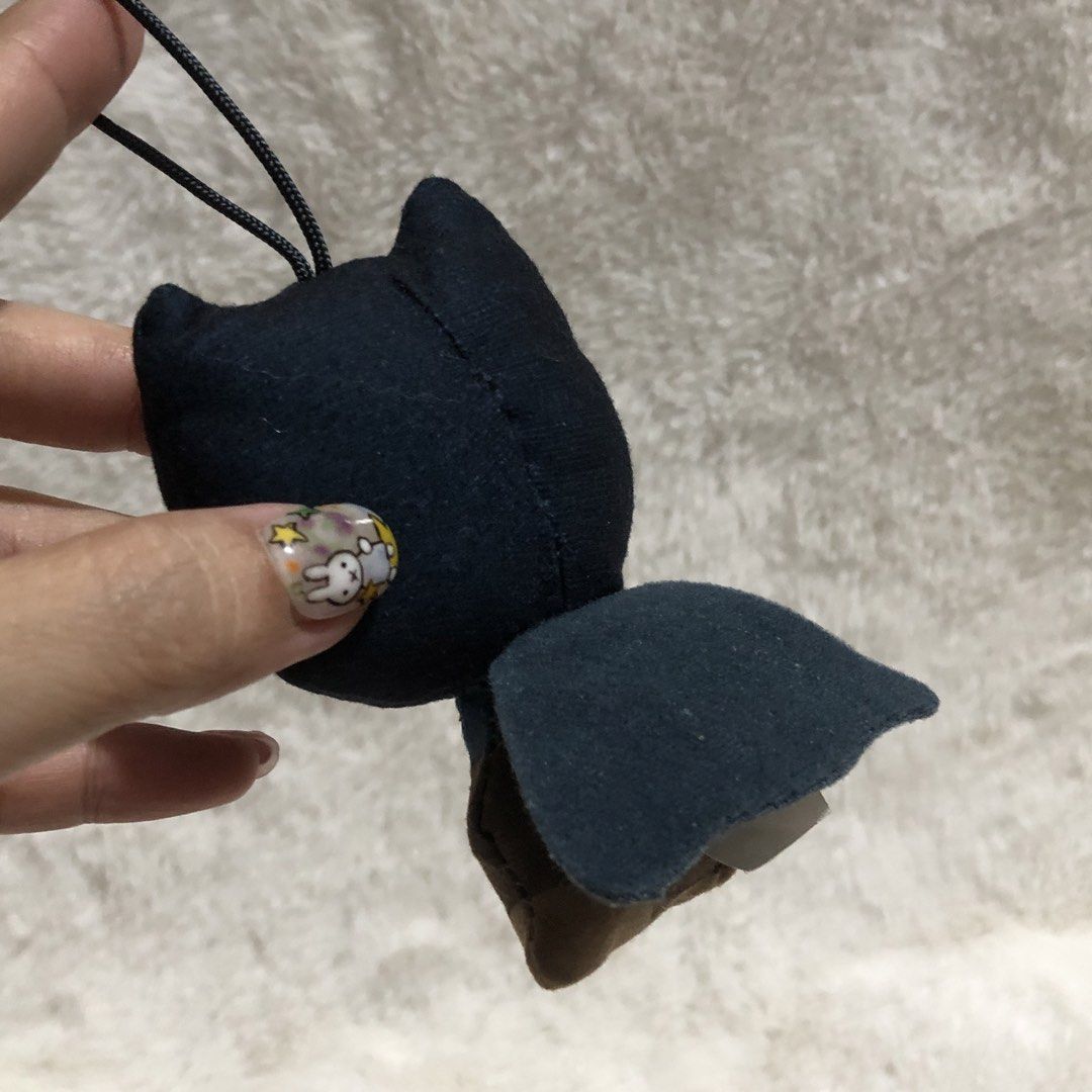DC Comics Batman Charm (Category: Everything Else Others) located in Quezon City. Submitted by kitsune.treasures (Listing ID 1465492188, Image 3). Description: *First to pay policy! *1 day reservation only. Failure to pay on time, auto cancel. 📍Quezon City * MOD: J&T | Lalamove * MOP: GCASH | BPI 📦ON HAND AND READY TO SHIP! CONDITION: WHAT YOU SEE IS WHAT YOU GET. Dimensions: Kindly check the photos for the actual measurements. Please check all