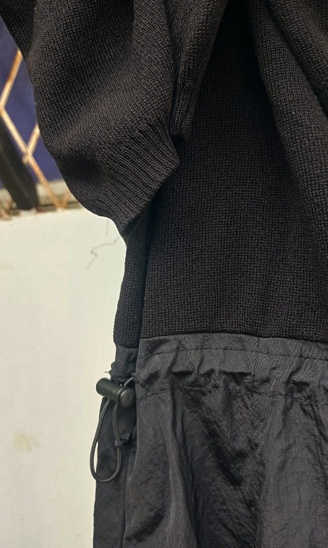 Deep black midi flowy dress (Category: Dresses) located in Davao. Submitted by kannikasok1987 (Listing ID 1465398179, Image 3). Description: Wd side pockets Bust 36 Waist 28-32 (stretchable tie) L 46 good as new.