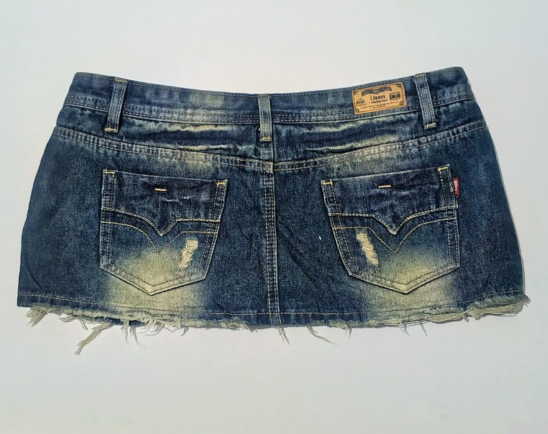 [sold] Denim micro skirt y2k style (Category: Skirts) located in Tarlac. Submitted by yohfinds (Listing ID 1465435497, Image 2). Description: please refer to medida sizing. waist : 32 | length : 9 | thigh : 12 | brand : ijeans | condition : good no when worn..