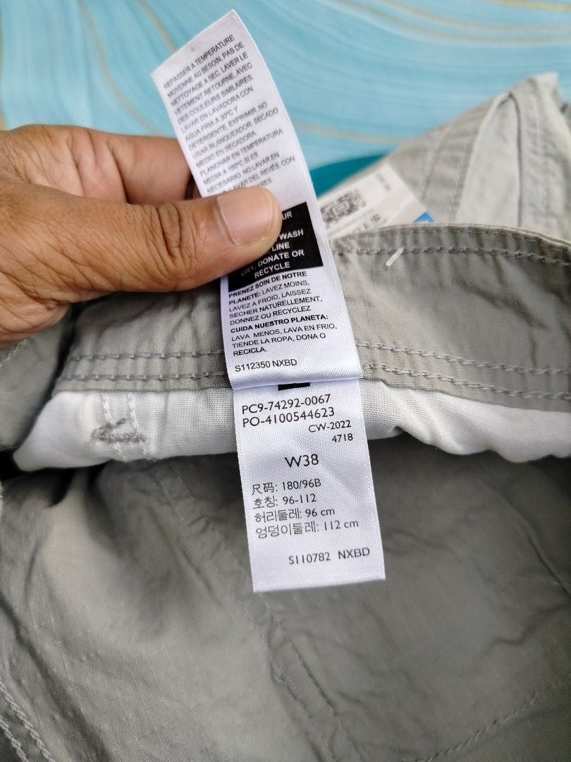 Denizen from Levi's Cargo 10" Shorts W38 (Category: Shorts) located in Manila. Submitted by gerald_quinto (Listing ID 1465482649, Image 3). Description: - Brand: Denizen from Levi's - Style: Cargo shorts - Color: Grey - Size: W38 - Fabric: Flex lightweight material for ultimate comfort - Pockets: Multiple utility pockets including secure zipped and flap compartments - Condition: Brand new with original retail tags attached, includes brand tag at 