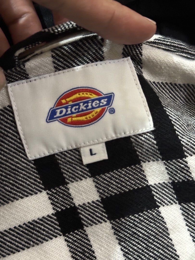 Dickies (Category: Coats, Jackets and Outerwear) located in Alitagtag. Submitted by bhthrift_30 (Listing ID 1465503635, Image 3). Description: Dickies Size Large 900 freeship Dm📩.