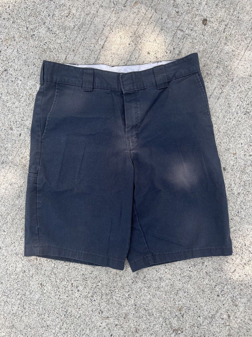 Dickies Relaxed Fit Black Pants (Category: Trousers) located in Cebu City. Submitted by guttathreads (Listing ID 1465458542, Image 1). Description: - Brand: Dickies - Style: Relaxed fit workwear pants - Color: Black - Size: Waist 33 - Material: 65% polyester, 35% cotton for durability - Features: Branded waistband lining and interior tag details.