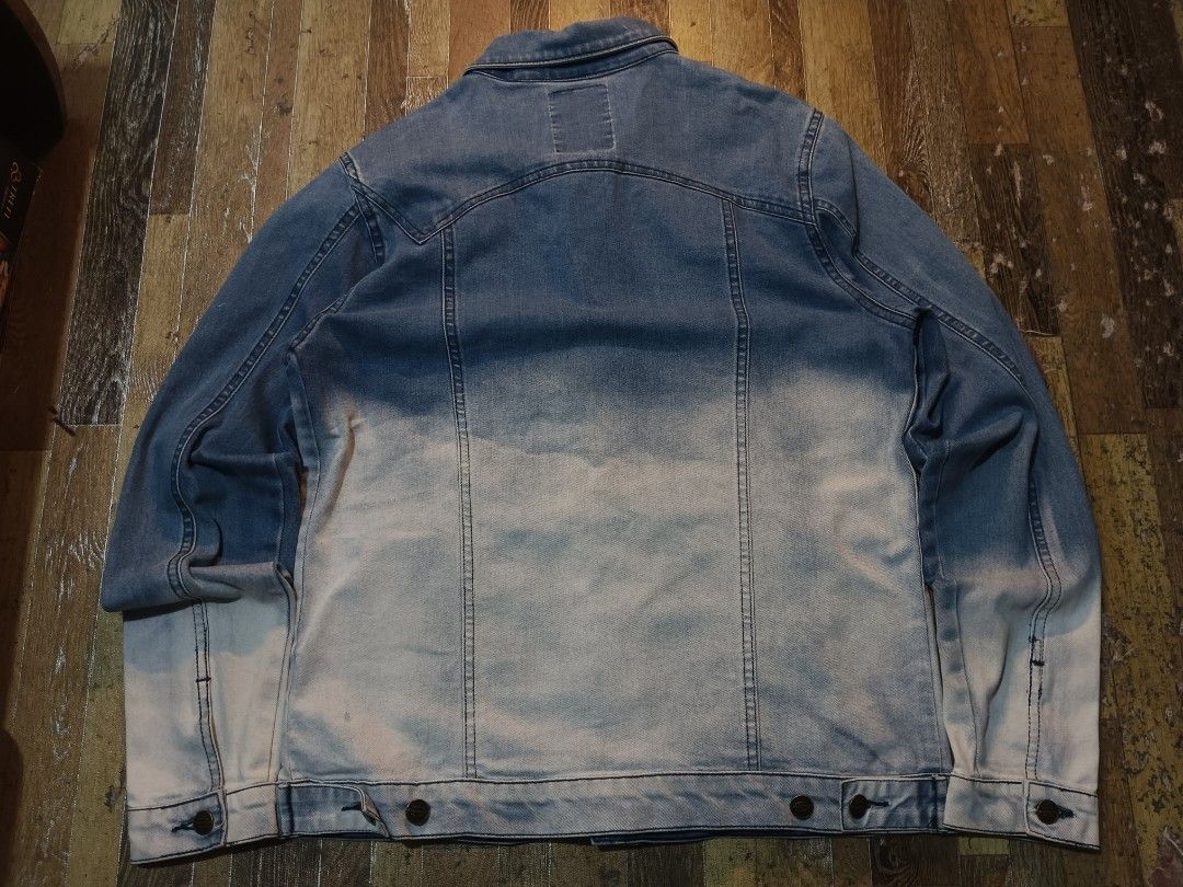 Dickies Trucker Denim Jacket (Category: Activewear) located in Cavite. Submitted by koko.franz (Listing ID 1465505283, Image 2). Description: Dickies Trucker Denim Jacket ‎Price - 1499 php (negotiable) ‎Size‼️ ‎Medium on tag ‎L - 26.5 inches ‎W - 20.5 inches ‎May minimal stain lang sa lower patch (refer in last pic) ‎Pm for more details!💌 ‎Open for J&T and Lalamove Delivery!🚛💗 ‎Price+sf!💌 ‎MOP: Gcash.