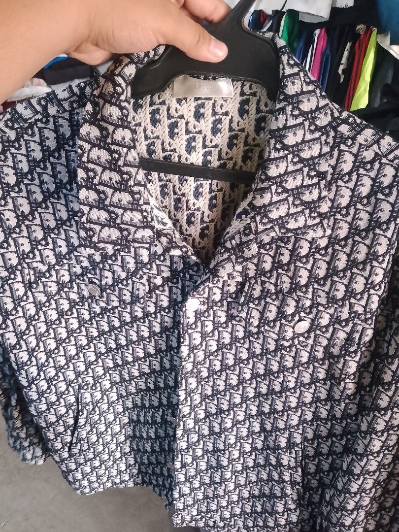 Dior (Category: Luxury Apparel) located in Aguinaldo. Submitted by johnpaulro63128 (Listing ID 1465383472, Image 2). Description: .