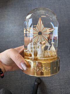 （分類：）位於 。 由 reselluxury 提交（商品編號 1465385563，圖片 1）。簡介： 。