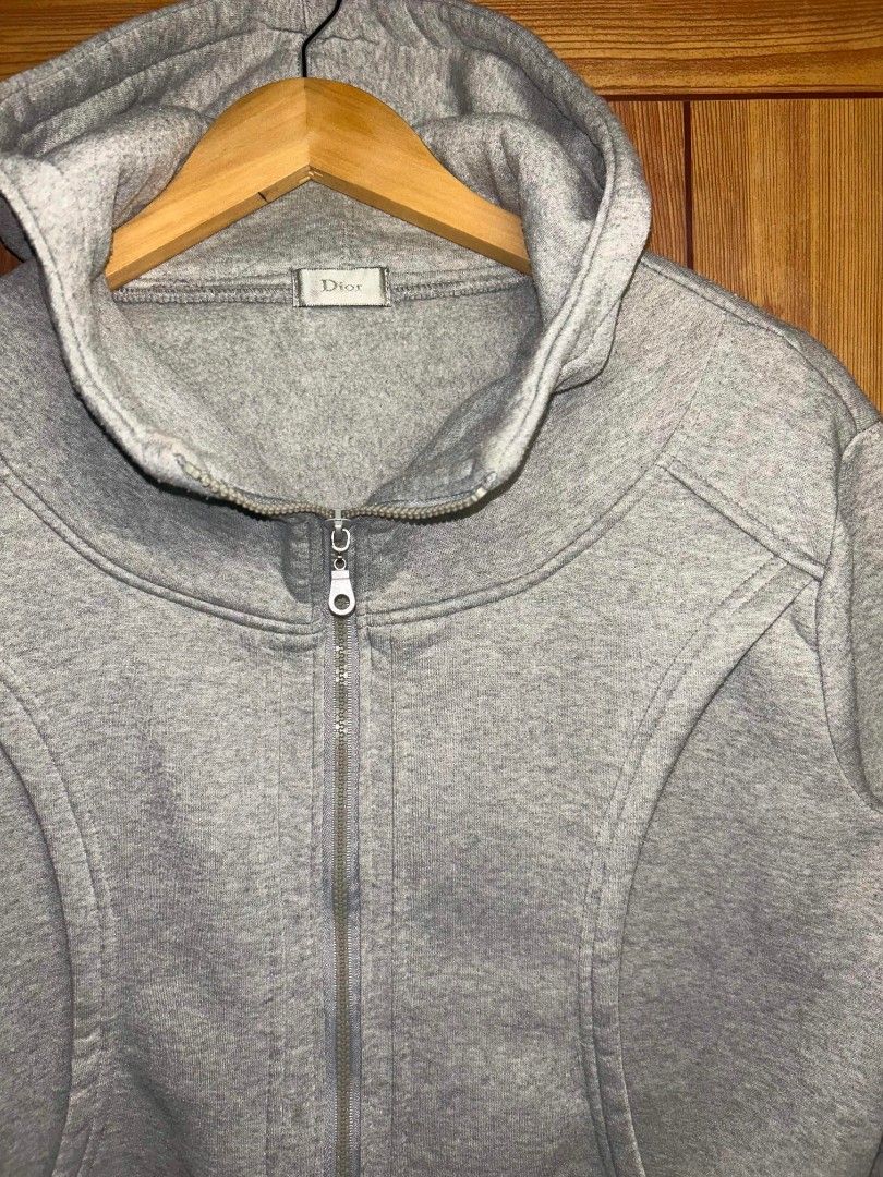 Dior Cozy Cuddle Up Jacket (Category: Hoodies) located in Manila. Submitted by zerowastethriftco. (Listing ID 1465560626, Image 2). Description: -Excellent Condition -10/10 Color Rate -Need Wash -Dimes L25xW22 -No issue.