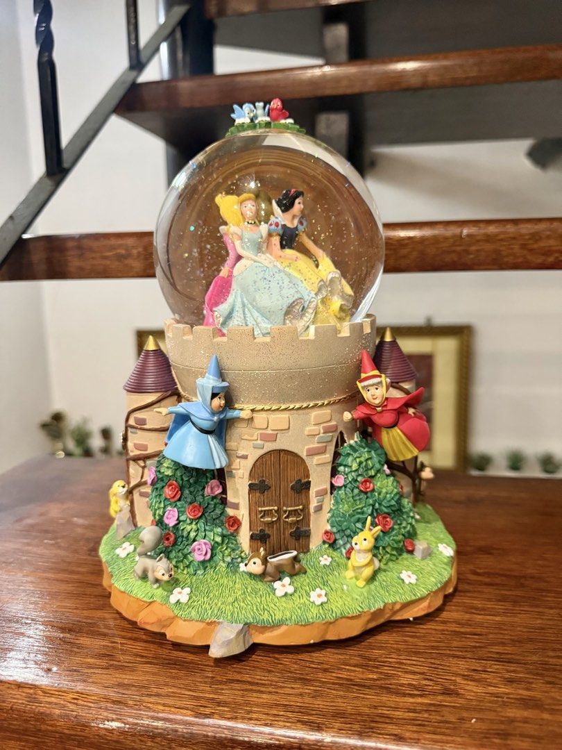 Disney Princesses Rotating Musical Snow Globe (Category: Vintage Collectibles) located in Manila. Submitted by blueseamarketing (Listing ID 1465505612, Image 2). Description: New in box Music plays Disney princesses rotating.