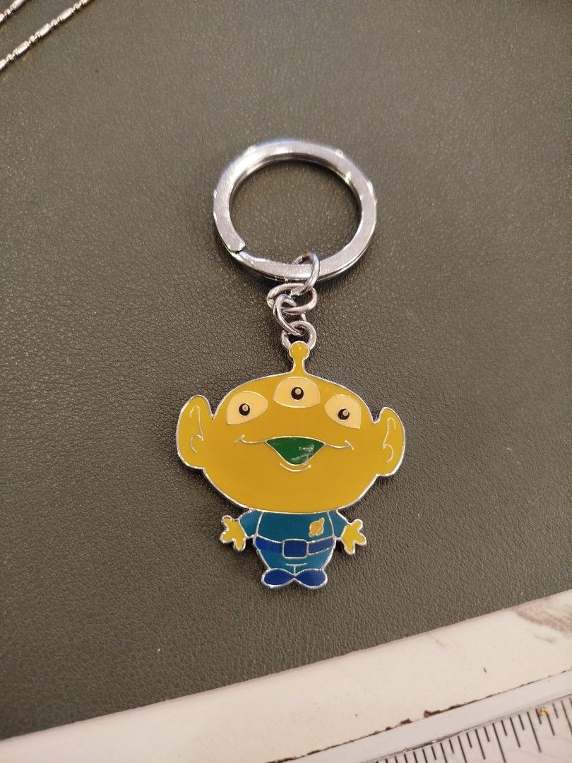 Disney toy story alien keychain (Category: Educational & Learning Toys) located in Quezon City. Submitted by toys_r_here (Listing ID 1465461382, Image 2). Description: GOOD FOR GIFT AND COLLECTION as is po Good condition First to pay gets the item pa check nalng sa pic yun condition pm me for questions ship pwede lalamove or jnt qc and marikina area.