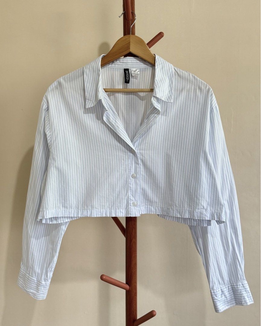 Divided by H&M stripes crop polo (Category: Longsleeves) located in Davao. Submitted by bargainboutiquee (Listing ID 1465434567, Image 1). Description: .