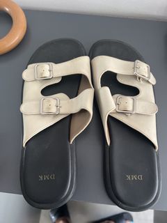 (Category: ) located in . Submitted by riri_closet_labels (Listing ID 1465402924, Image 1). Description: .