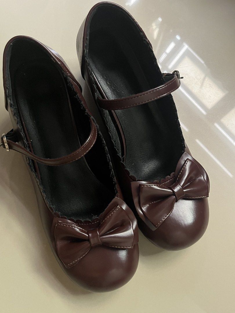 y2k footwear (Category: Loafers) located in Manila. Submitted by cleverdeer_fd (Listing ID 1465453673, Image 1). Description: Perfect for cosplay, school, and daily aesthetic fashion.