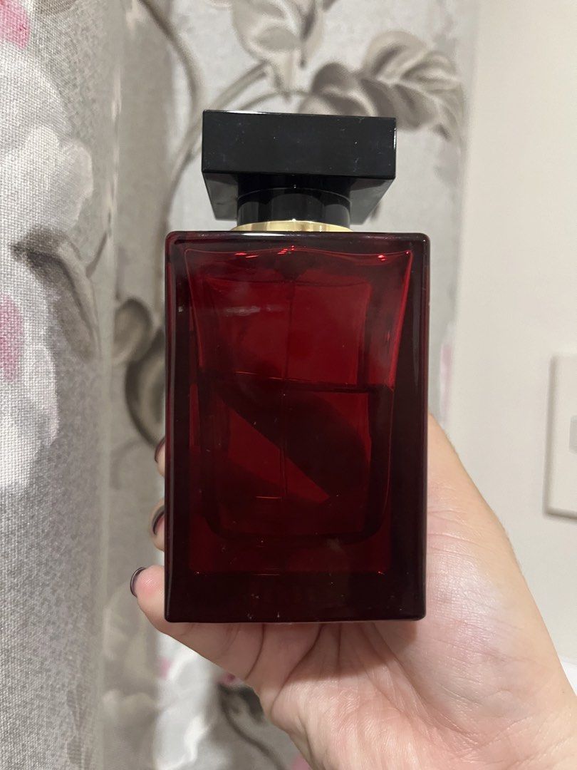 Dolce and Gabbana D&G The Only One 2 100ml (Category: Fragrance & Deodorants) located in Manila. Submitted by cydeclutters (Listing ID 1465487202, Image 3). Description: 100 ml Approx 50% left so 50ml Authentic, not tester not copy Bought in France during a trip Rfs: decluttering, too vanilla for me .