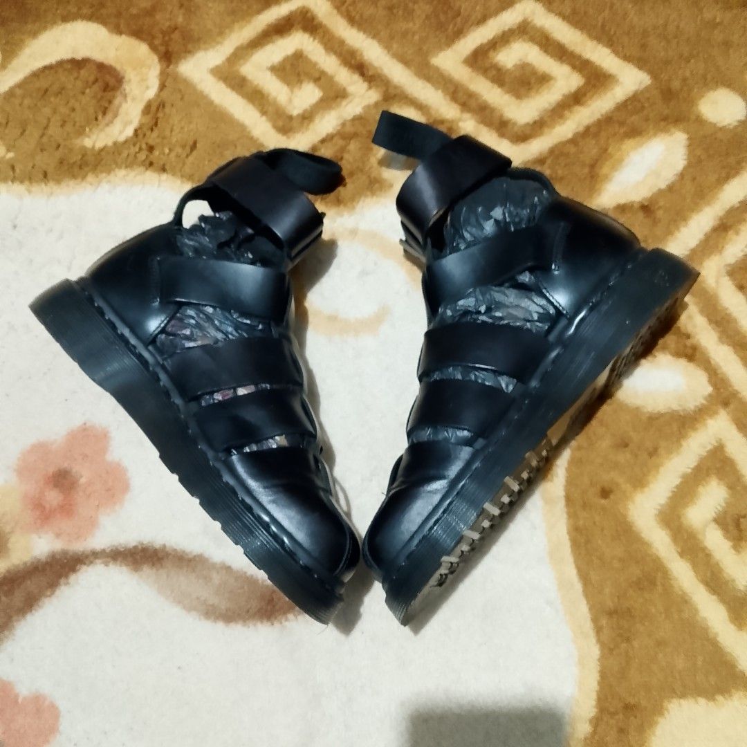 Dr Martens Geraldo Brando (Category: Activewear) located in Davao. Submitted by outdatedfinds (Listing ID 1465497086, Image 3). Description: For Sale Po Dr Martens Geraldo Brando Ankle Strap Sandals Size UK5/USM6/EU38/USL7 Minor Scratches Only Crispy Condition 1500 plus sf Davao City Location Hmu f Interested .