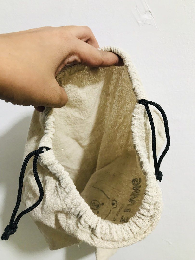 DRAWSTRING POUCH (Category: Purses & Pouches) located in Gamu. Submitted by 2022bagsbunny (Listing ID 1465412014, Image 3). Description: .