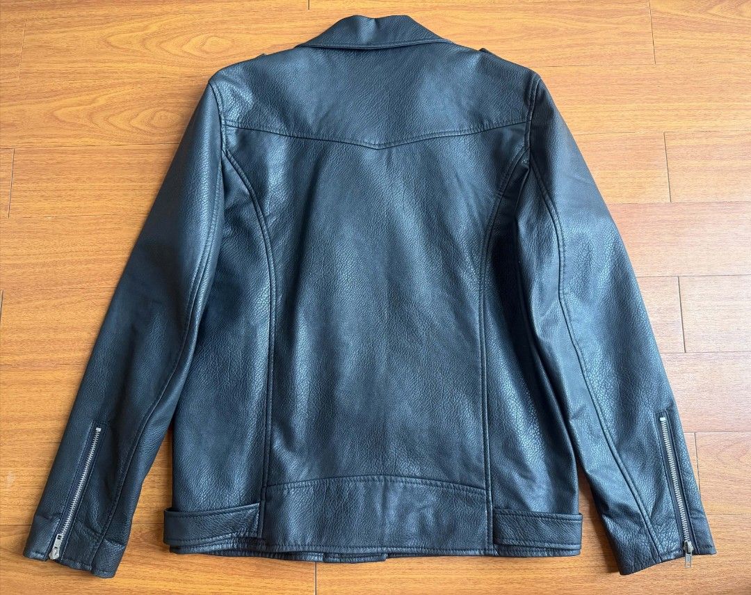 Dress Volume Biker Leather Jacket (Category: Coats, Jackets and Outerwear) located in Paranaque City. Submitted by prettyboy26 (Listing ID 1465445261, Image 2). Description: Dress Volume Biker Leather Jacket Korean Brand 22 width X 27 length (Inches) Good overall condition Issue: Unnoticeable pricks Not sure if faux or genuine leather 3,000 Strictly no return no exchang All sales are final.