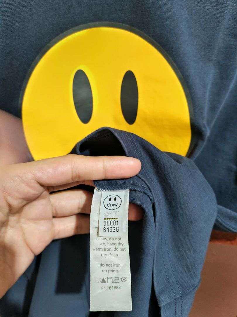 Drew (Category: Tshirts & Polo Shirts ) located in Cavite. Submitted by south.loot (Listing ID 1465404218, Image 3). Description: Drew Smiley Tee Size S Length 26.5 Width 19 Excellent condition.