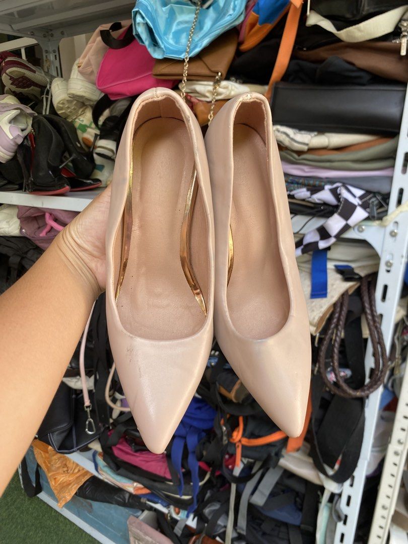 Elegant nude sandal (Category: Heels) located in Davao. Submitted by jennicaestrella_1995 (Listing ID 1465567970, Image 1). Description: .
