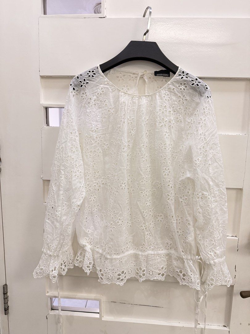 Ermanno Scervino Eyelet long sleeve blouse (Category: Luxury Apparel) located in San Pablo. Submitted by iamtrina (Listing ID 1465401399, Image 2). Description: Size 36 Fits up to 38” bust Up to 38” waist.