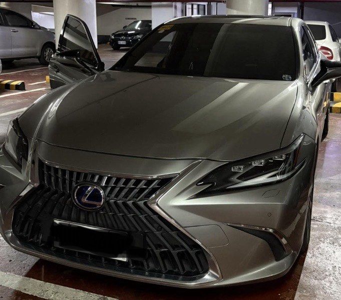 2022 Lexus Es 300 h hybrid Automatic Auto (Category: Used Cars) located in Quezon City. Submitted by bmw31877 (Listing ID 1465449469, Image 2). Description: 2022 lexus ES 300 H HYBRID , all original 18tkms like brand new , direct buyers only P 2.250m .