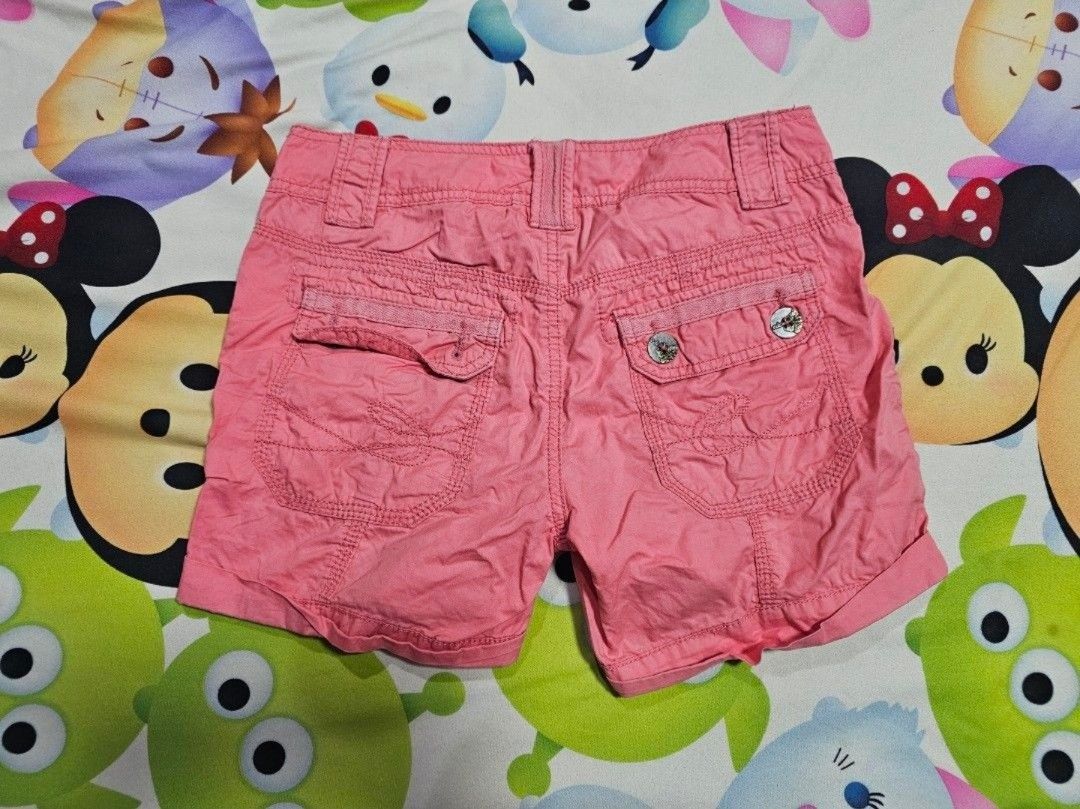 Esprit Pink Cargo Shorts (Category: Shorts) located in Quezon City. Submitted by snowflakes.specials (Listing ID 1465454502, Image 2). Description: Size 34 Fits 25-26 Good condition.