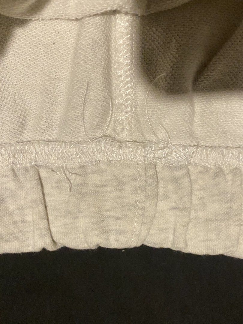 Essentials short (Category: Shorts) located in Talavera. Submitted by adrnvault (Listing ID 1465384814, Image 2). Description: Excellent condition Color rate 9/10 issue only cut tag, no others issue Waist: 27-30 Length: 16.5 .