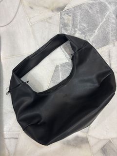 (Category: ) located in . Submitted by meenwardrobe (Listing ID 1465494227, Image 1). Description: .