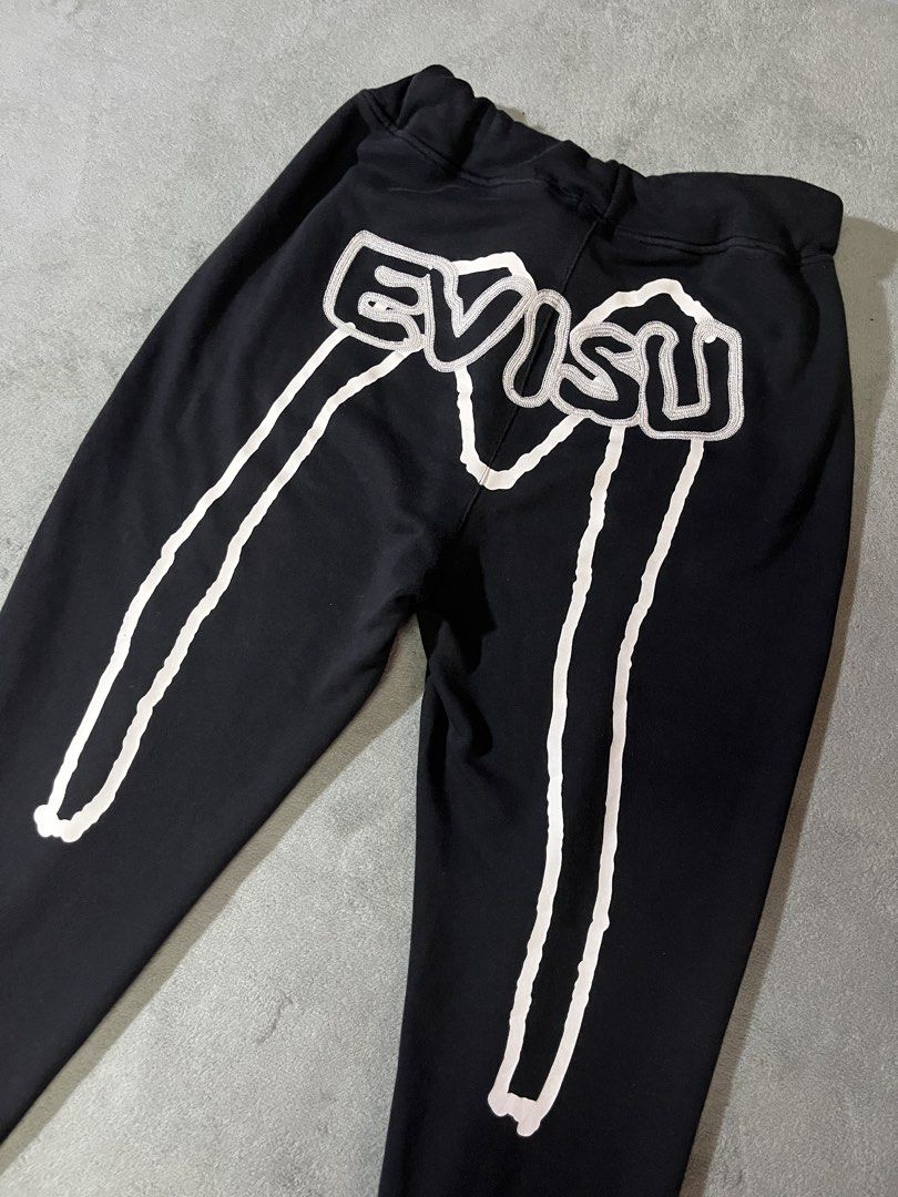 Evisu Daicock (Category: Joggers) located in Marilao. Submitted by thriftyy_69 (Listing ID 1465433369, Image 2). Description: Waist: 30-34 Lengths: 39 Conditions: 9/10 issue: none.