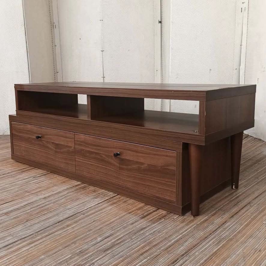 Extendable Tv Rack (Category: TV Consoles) located in Meycauayan. Submitted by marygracecasimiro (Listing ID 1465479854, Image 2). Description: Extendable TV Rack L44-73 x W15 x H10/16 Price: 4,700🩷🧡.