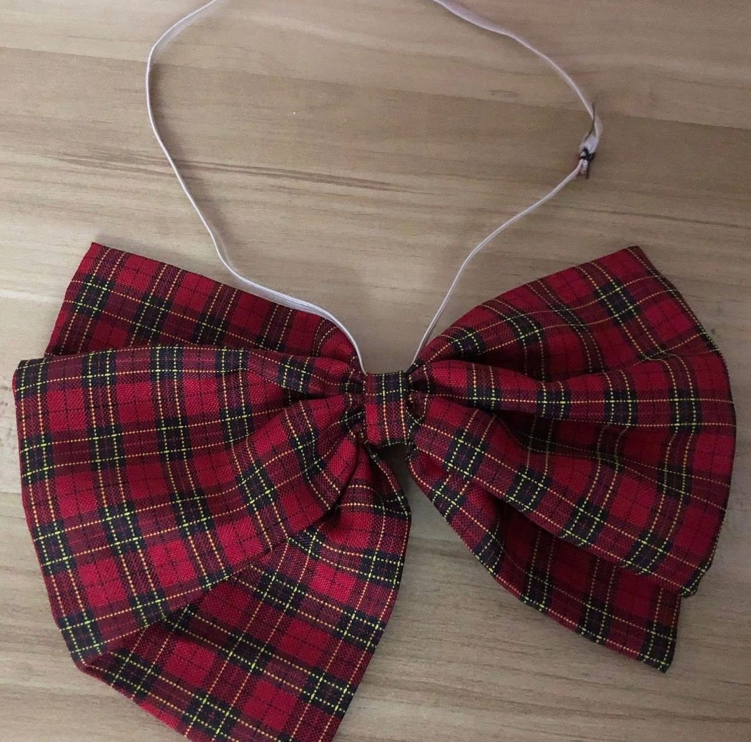 [F] Large layered red plaid bow (Category: Other Accessories) located in San Juan City. Submitted by ttanmien (Listing ID 1465496424, Image 1). Description: .