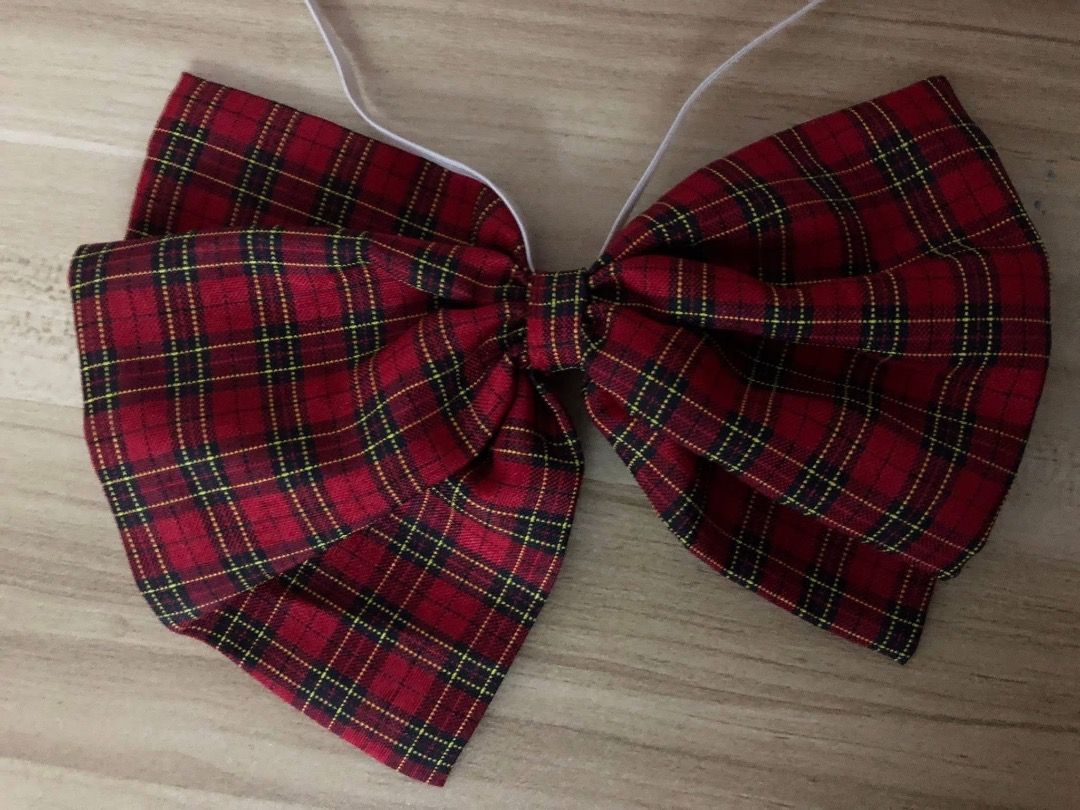 [F] Large layered red plaid bow (Category: Other Accessories) located in San Juan City. Submitted by ttanmien (Listing ID 1465496424, Image 3). Description: .