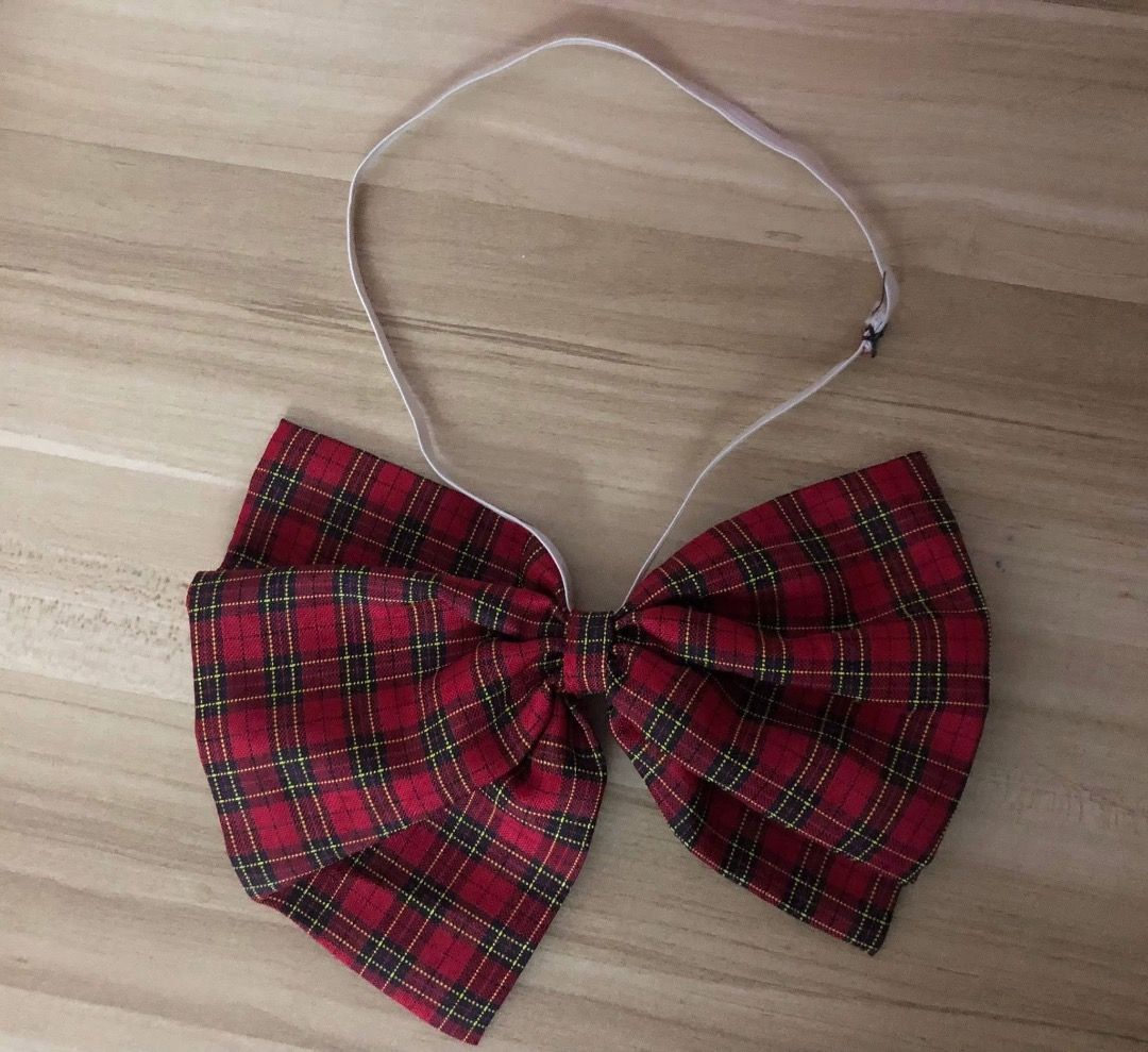 [F] Large layered red plaid bow (Category: Other Accessories) located in San Juan City. Submitted by ttanmien (Listing ID 1465496424, Image 2). Description: .