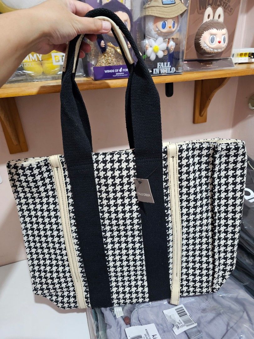 FALLS CREEK Tweed Tote Bag (Category: Tote Bags) located in Quezon City. Submitted by senyoramaria2 (Listing ID 1465552187, Image 1). Description: FALLS CREEK Tweed Tote Bag 16 x 14.5 x 5 inches #USpasabuy.