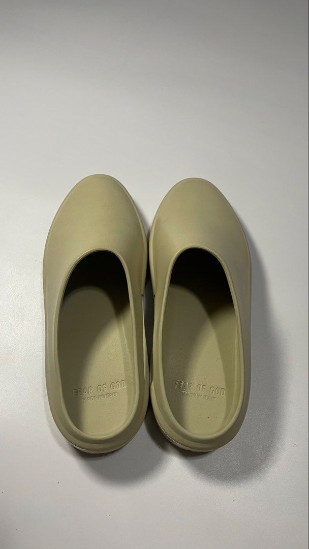 FEAR OF GOD (Category: Luxury Apparel) located in Koronadal. Submitted by zyxarvie (Listing ID 1465473712, Image 1). Description: Size 43 Excellent condition.