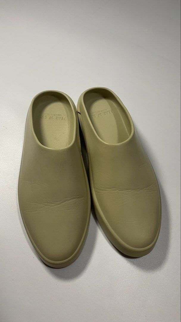 FEAR OF GOD (Category: Luxury Apparel) located in Koronadal. Submitted by zyxarvie (Listing ID 1465473712, Image 2). Description: Size 43 Excellent condition.